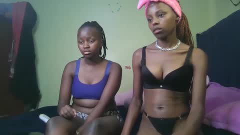 Snapshot of carlex_ chatting on 10.31.25 carlex_ online show from 10.31.25