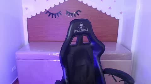 CARLYE   online show from 10.22.25