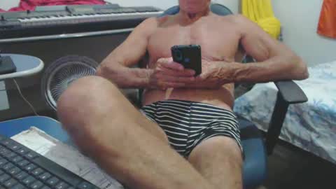 Snapshot of carlos2557 chatting on 12.02.24 carlos online show from 12.02.24