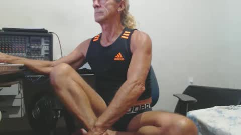 Snapshot of carlos2557 chatting on 02.27.26 carlos online show from 02.27.26