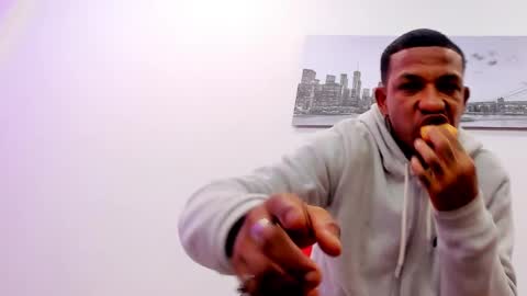 Snapshot of carlos_alber12 chatting on 02.22.25 carlos_alber12 online show from 02.22.25