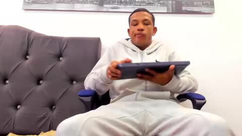 Snapshot of carlos_alber12 chatting on 03.05.25 carlos_alber12 online show from 03.05.25