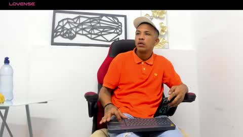 Snapshot of carlos_alber12 chatting on 03.08.25 carlos_alber12 online show from 03.08.25