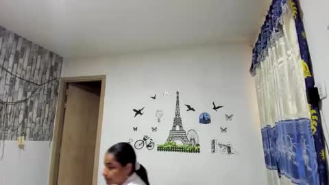 Snapshot of carlos_diana chatting on 10.29.25 carlos diana online show from 10.29.25