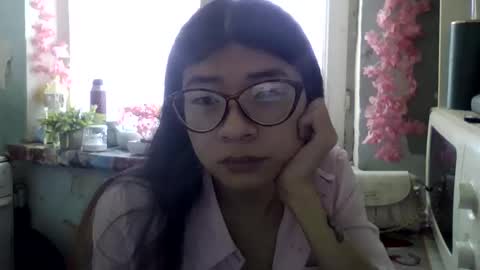 CarlyJoy online show from 04.10.26