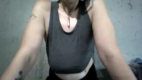 Carly Smiles online show from 01.04.25