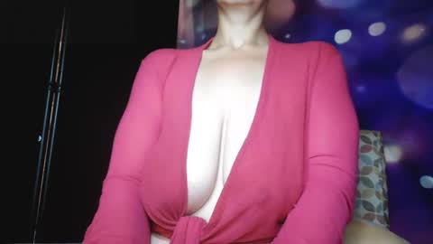 Carly Smiles online show from 10.13.25