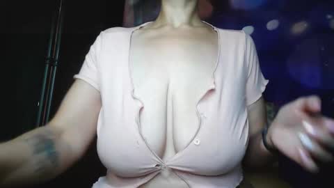 Carly Smiles online show from 10.14.25