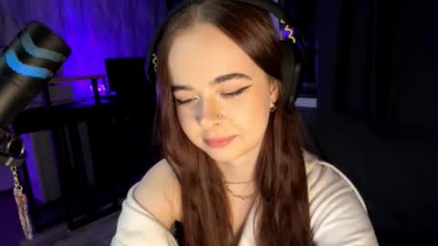 Snapshot of carmellacarrico chatting on 10.15.25 Rin online show from 10.15.25