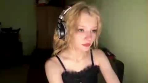 Elina online show from 06.19.26