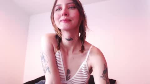Snapshot of carmennrusso chatting on 02.13.25 carmennrusso online show from 02.13.25
