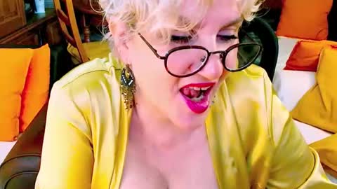 Snapshot of carmenrossi chatting on 06.15.26 Carmen online show from 06.15.26