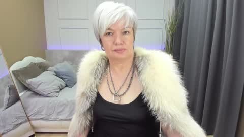 Snapshot of carmensoft chatting on 12.29.24 Carmen online show from 12.29.24
