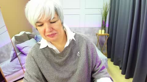 Snapshot of carmensoft chatting on 01.11.25 Carmen online show from 01.11.25