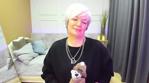 Snapshot of carmensoft chatting on 01.12.25 Carmen online show from 01.12.25
