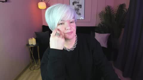 Snapshot of carmensoft chatting on 02.08.25 Carmen online show from 02.08.25