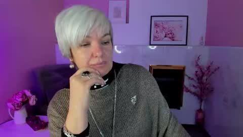 Snapshot of carmensoft chatting on 10.06.25 Carmen online show from 10.06.25