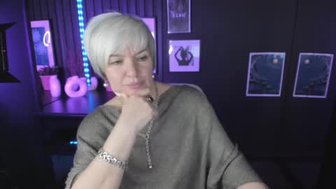 Snapshot of carmensoft chatting on 10.24.25 Carmen online show from 10.24.25