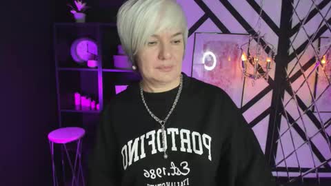 Snapshot of carmensoft chatting on 11.10.25 Carmen online show from 11.10.25