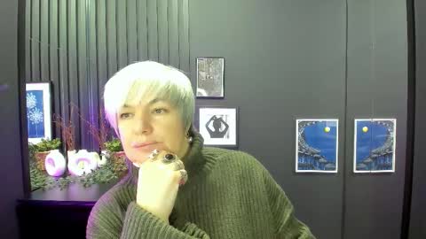 Carmen online show from 12.21.25