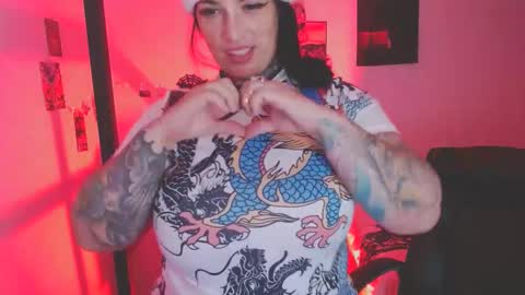 Snapshot of carmillaross chatting on 12.20.24 CARMILLA ROSS online show from 12.20.24