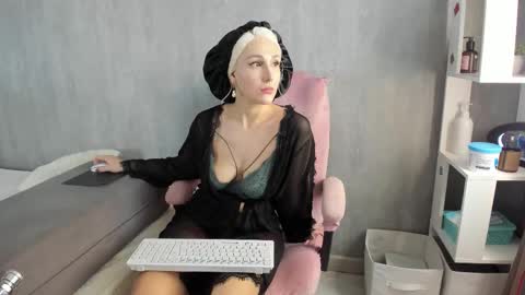 carol_may_ online show from 09.18.25