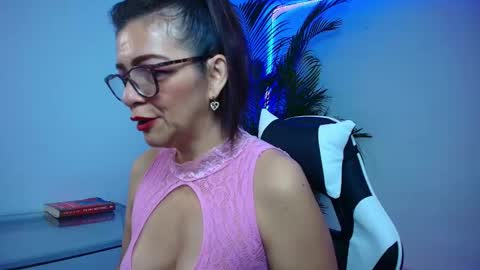 Snapshot of carol_miss2 chatting on 10.02.25 CAROL online show from 10.02.25