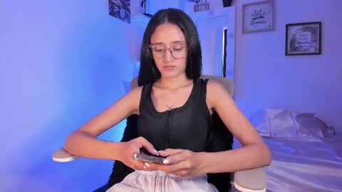 Caroline online show from 02.10.25