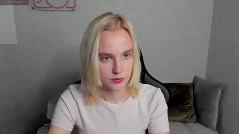 Snapshot of carolin_miller chatting on 09.16.25 Carol online show from 09.16.25