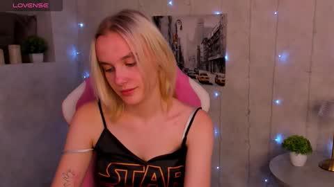 Snapshot of carolin_miller chatting on 09.27.25 Carol online show from 09.27.25