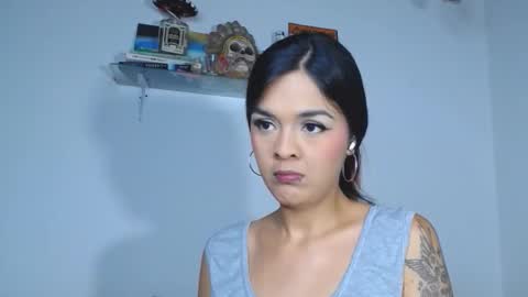 Snapshot of carolina_ml chatting on 10.08.25 CarolinaM online show from 10.08.25