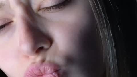 Carolina online show from 12.12.24
