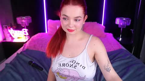 Snapshot of carolinadia chatting on 12.12.24 carolinadia online show from 12.12.24