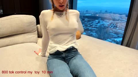 Lina.I will online 1 December   online show from 12.17.24