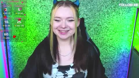 Snapshot of carolinareaperr chatting on 09.29.25 Ask me better xx online show from 09.29.25