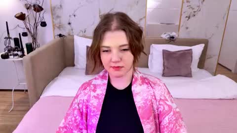 Snapshot of carolinasherry chatting on 10.25.25 carolinasherry online show from 10.25.25