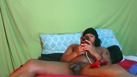 Snapshot of carolinayungin96 chatting on 10.24.25 carolinayungin96 online show from 10.24.25