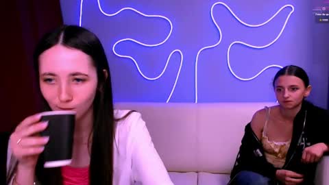 Caroline online show from 06.04.26