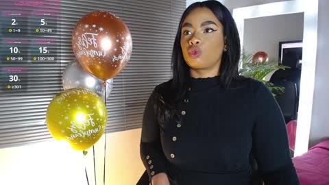 Snapshot of caroline_jackson_ chatting on 12.05.24 C A R O L I N E online show from 12.05.24