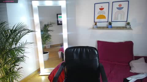 Snapshot of caroline_jackson_ chatting on 12.07.24 C A R O L I N E online show from 12.07.24