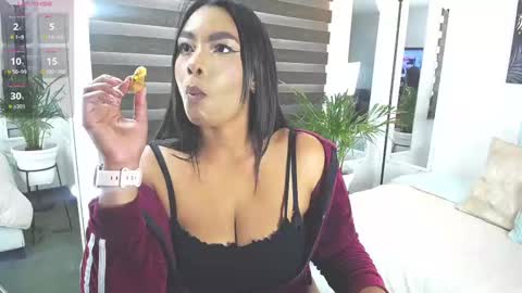 Snapshot of caroline_jackson_ chatting on 02.13.25 C A R O L I N E online show from 02.13.25