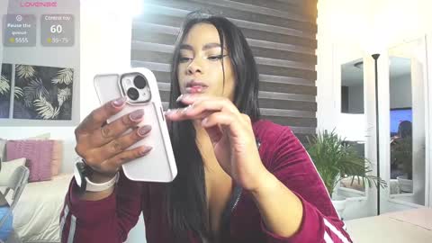 Snapshot of caroline_jackson_ chatting on 03.09.25 C A R O L I N E online show from 03.09.25