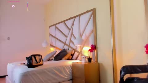 Snapshot of caroline_maldonado chatting on 09.16.25 Caroline online show from 09.16.25