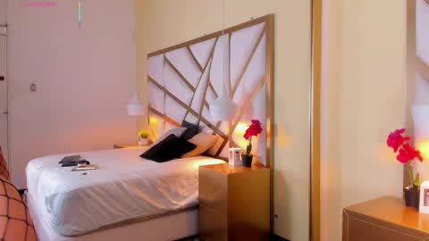 Snapshot of caroline_maldonado chatting on 09.18.25 Caroline online show from 09.18.25