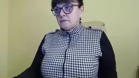 Snapshot of carolinedream_ chatting on 10.24.25 CarolineDream online show from 10.24.25