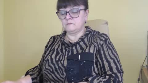 Snapshot of carolinedream_ chatting on 11.07.25 CarolineDream online show from 11.07.25