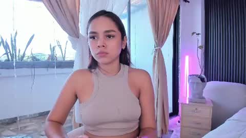 Snapshot of carolinefyre chatting on 07.18.26 Caroline online show from 07.18.26