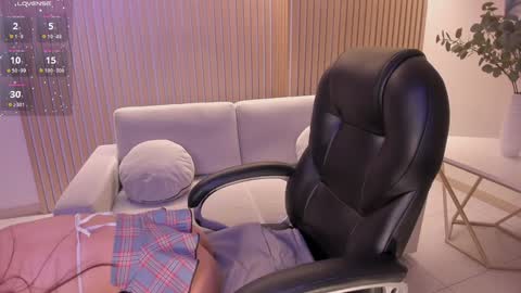 Snapshot of carolinegrace_ chatting on 12.09.24 Caro online show from 12.09.24