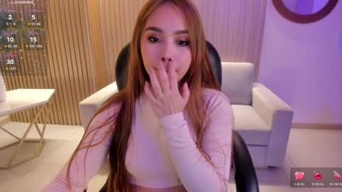 Snapshot of carolinegrace_ chatting on 12.15.24 Caro online show from 12.15.24