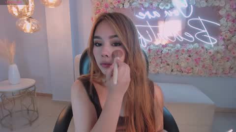 Snapshot of carolinegrace_ chatting on 02.06.25 Caro online show from 02.06.25